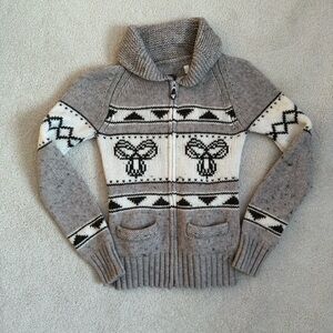 Aritzia TNA Cowichan Y2K wool sweater beige
